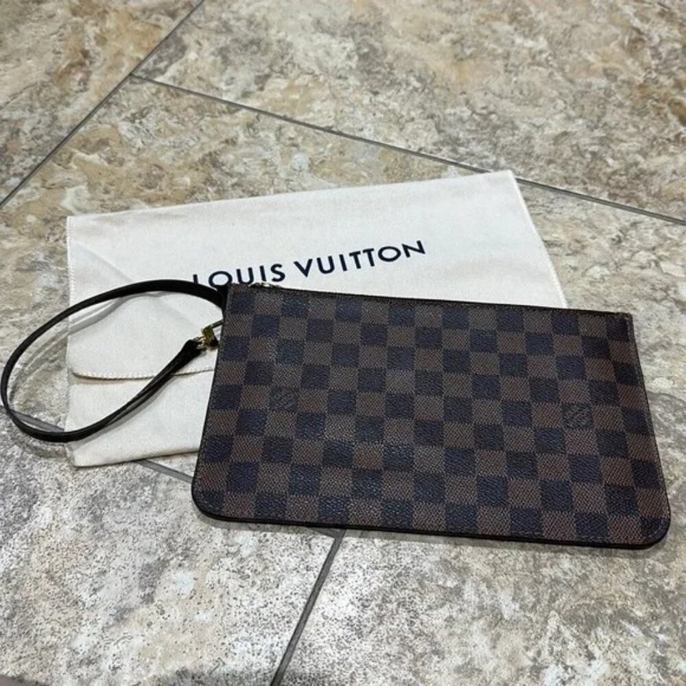 Louis Vuitton Neverfull Pochette